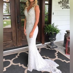 COPY - Sherri Hill. Size 00. Silver.